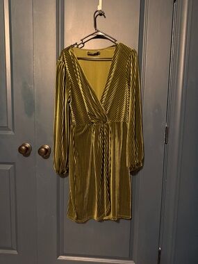 Women's Olive Green Velvet Wrap-Front Long Sleeve Dress